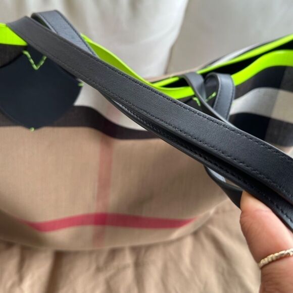 RARE Burberry Giant Neon Reversible Tote - Picture 15 of 16